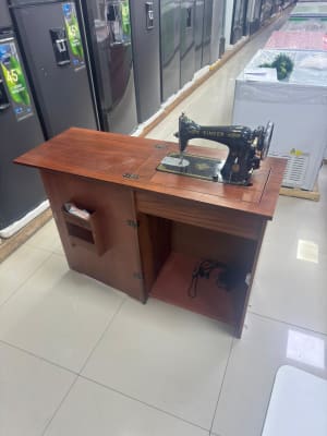 PACK MAQUINA RECTA SEMI INDUSTRIAL SINGER 15CD+MUEBLE COPACABANA SIN HERRAJE CARDENAS +MOTOR YM-501