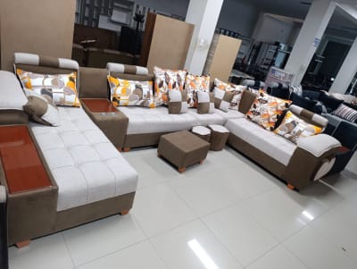 JUEGO SALA EUROPEO SIOMA CAMA 6 PIEZAS+4 PUFF + MESA CENTRO F180