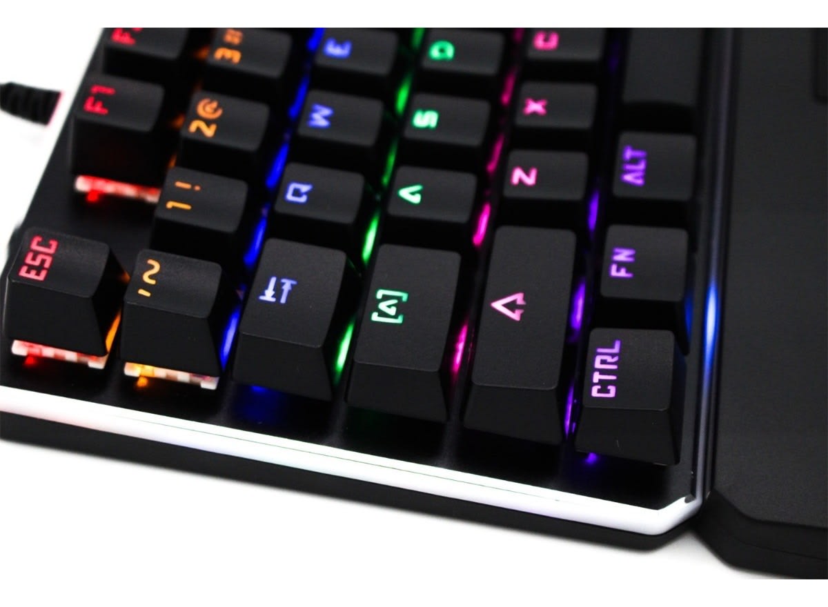 TECLADO GAMER PRO MECANICO RETROILUMINADO REPTILEX1