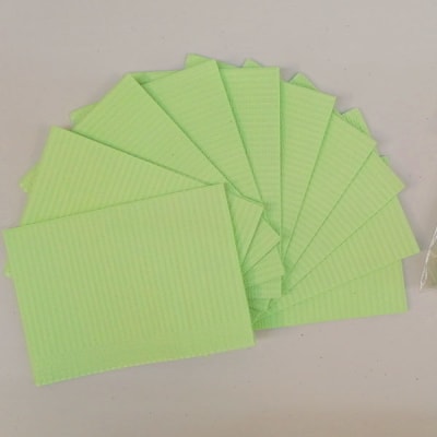 TOALLA DESECHABLE PARA MESA MANICURE