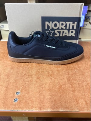 ZAPATILLA NORTH STAR NEGRA BAJA HOMBRE 851-6711