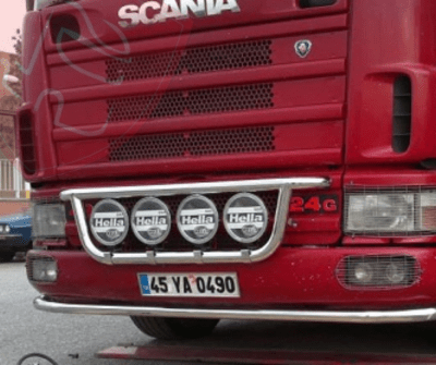 BARRA INFERIOR PORTA FOCOS INOX SCANIA SERIE 4
