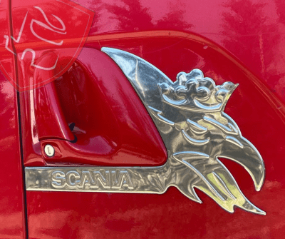 JG BORDE DE PUERTAS INOX CON RELIEVE SCANIA S4 S5