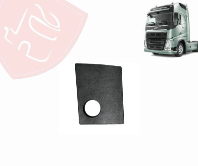 TAPA LADO IZQUIERDO DE FOCO AUXILIAR VOLVO NEW FH 2015