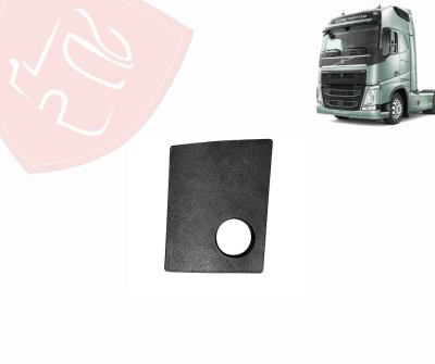 TAPA LADO DERECHO DE FOCO AUXILIAR VOLVO NEW FH 2015