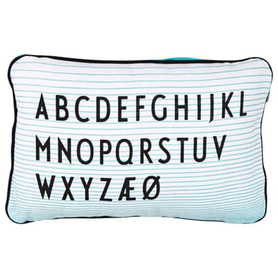 Cojín con Tipografía Arne Jacobsen ABC