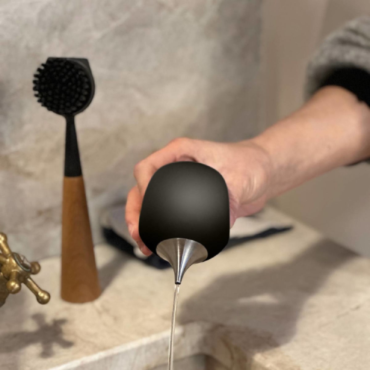 Dispensador de Jabon Redondo - Negro3