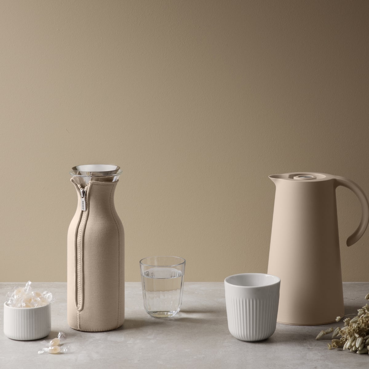 Jarra con Funda 1.0 L - Beige1