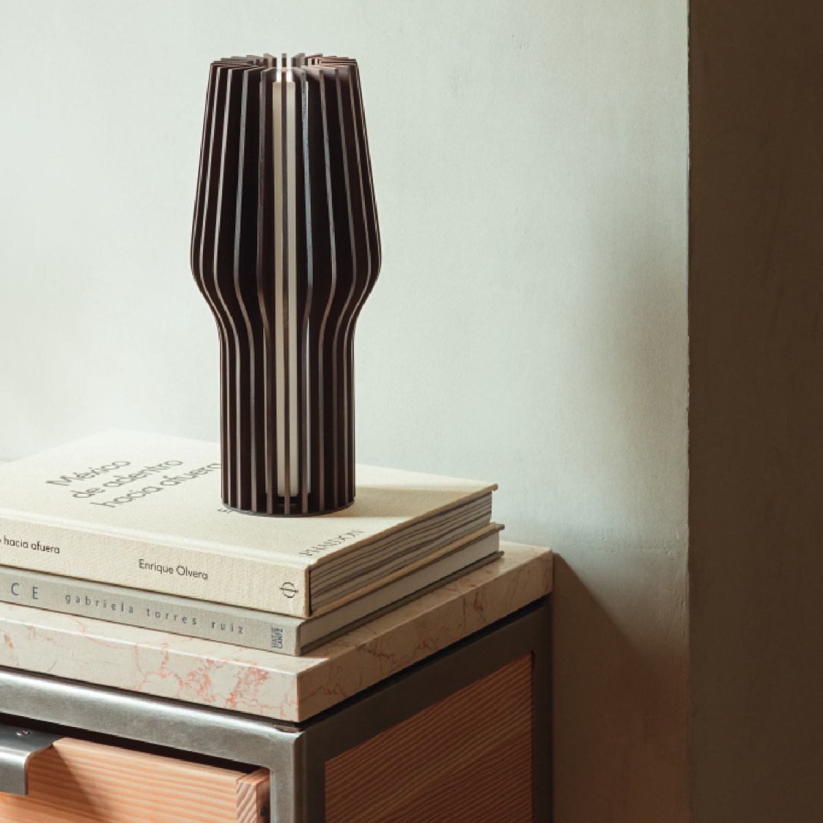 Lámpara Radiant LED - Roble Ahumdo10