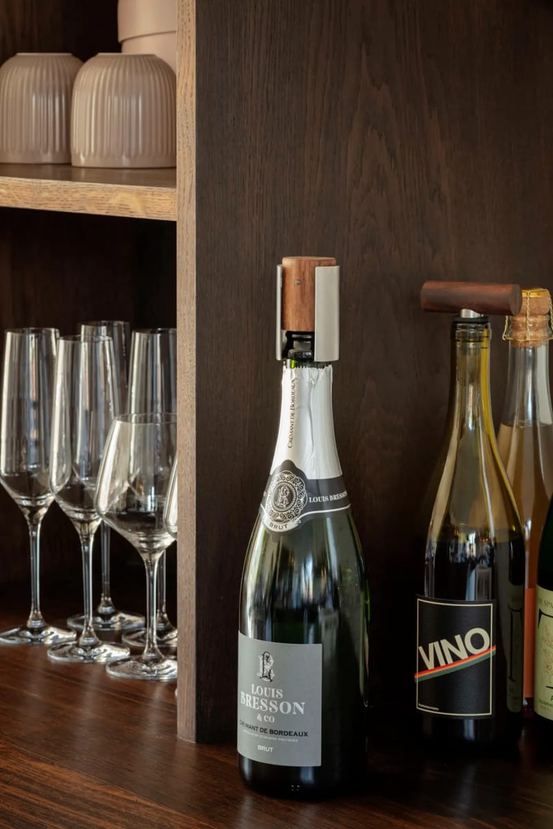 Tapón de Vinos - Liquid Lounge3