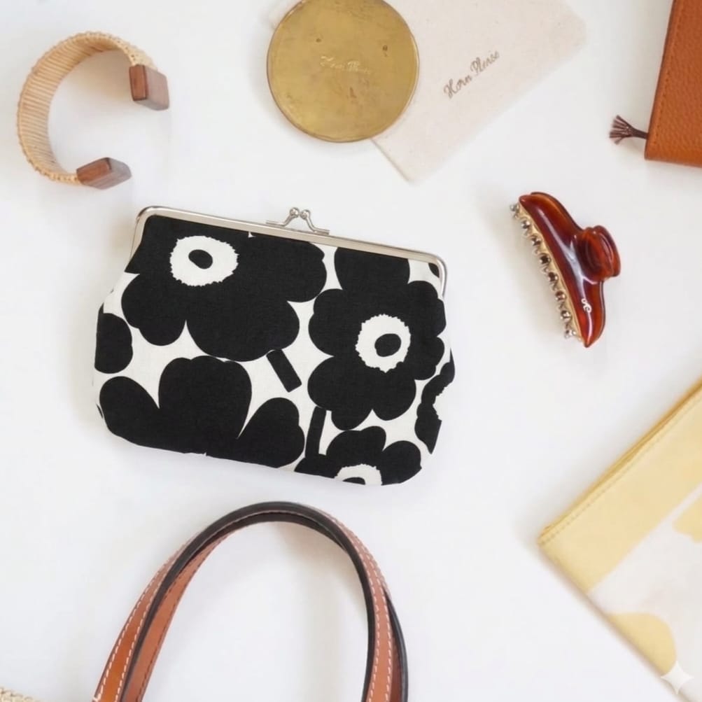 ESTUCHE - PUOLIKAS KUKKARO - Negro/Blanco2
