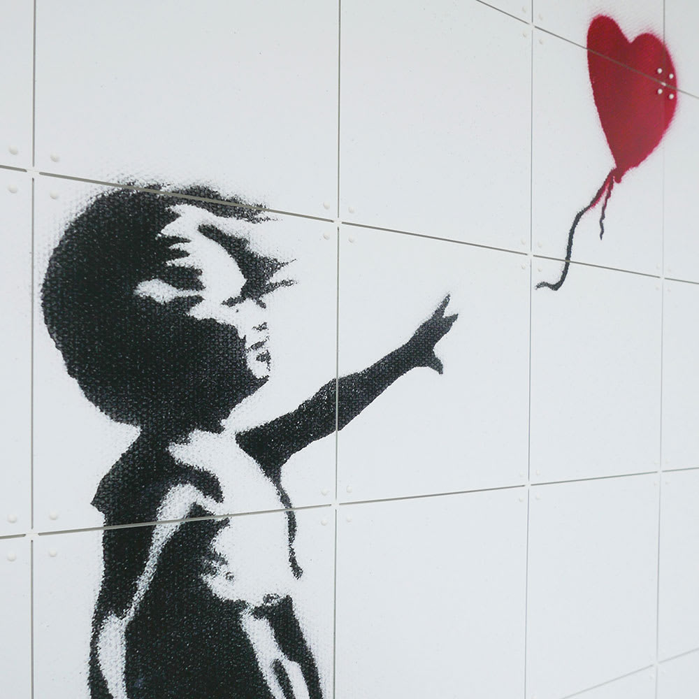 Mural IXXI Girl With Balloon Small2