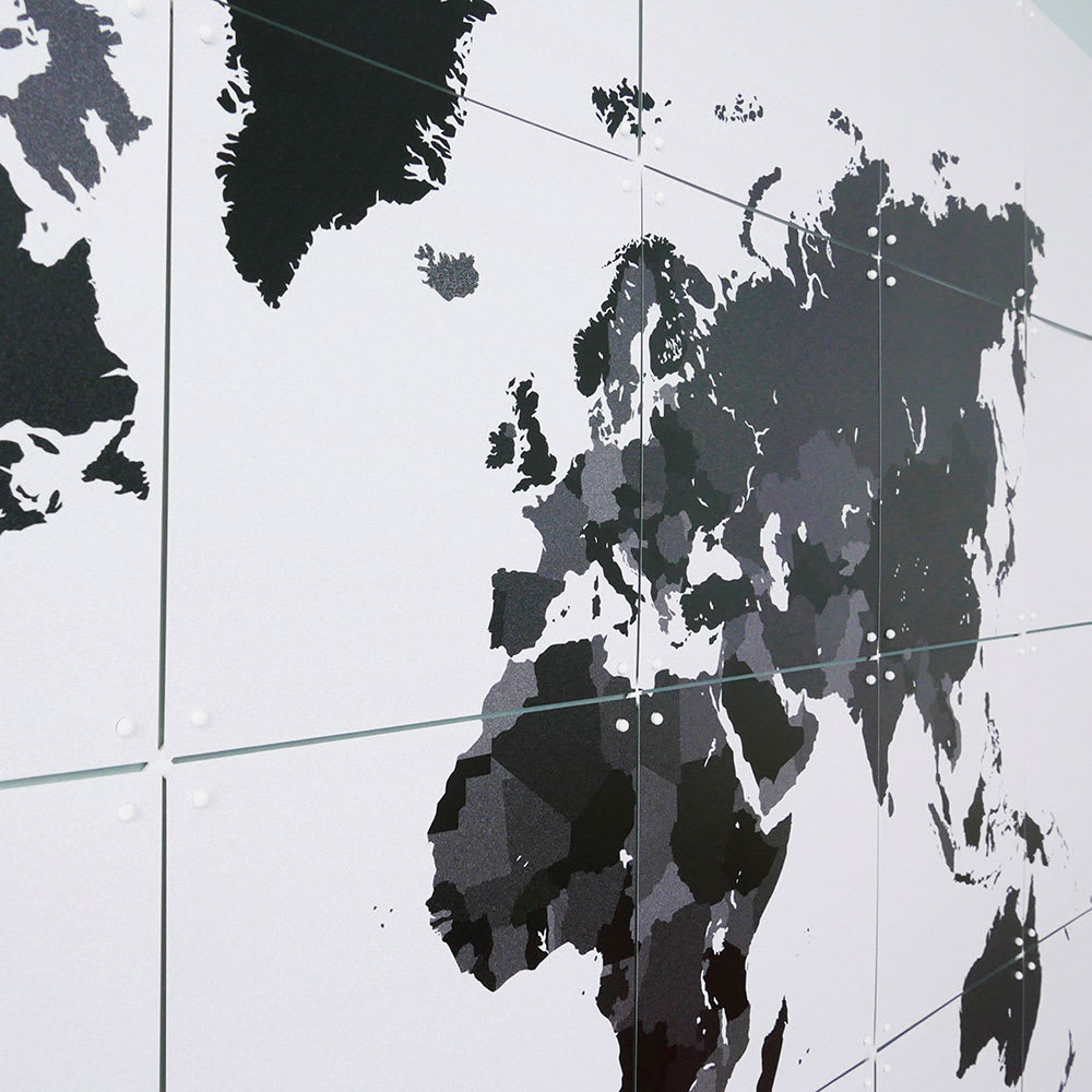 Mural IXXI The World Black & White2