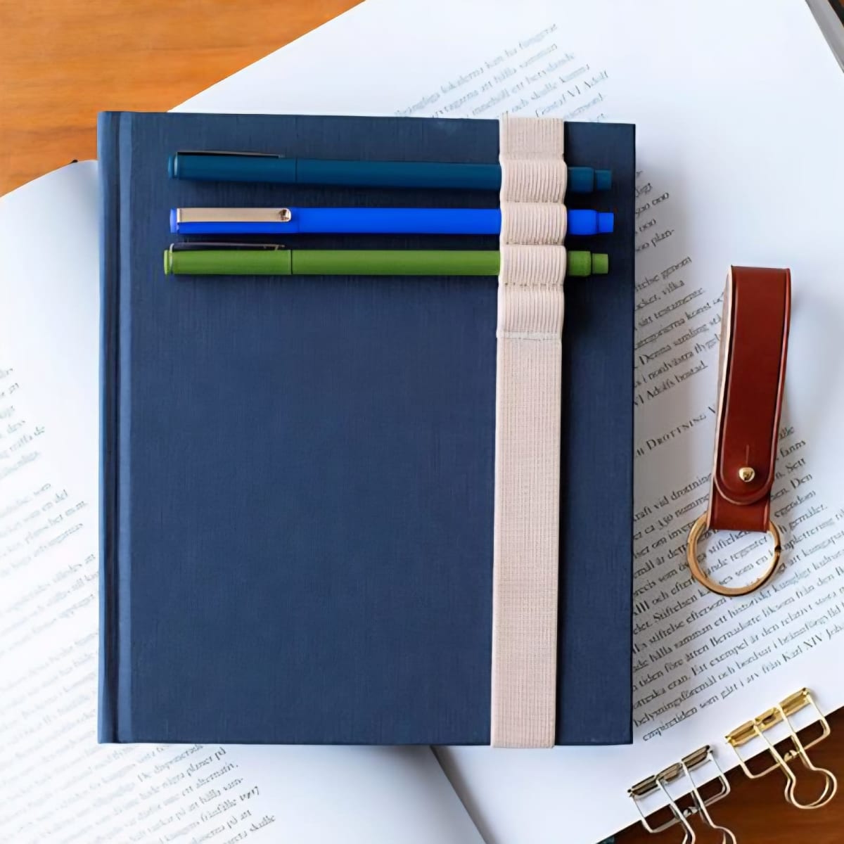CUADERNO DE TAPA DURA - 17x20 cm - Sin Linea - Azul Marino2