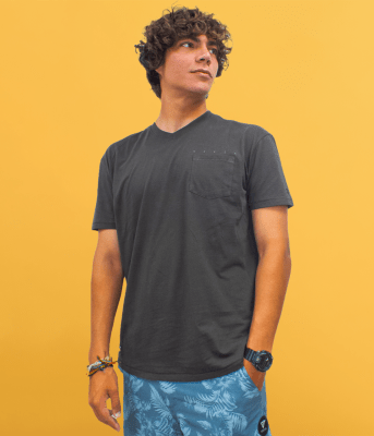 V NECK POCKET ESSENTIAL COFFE