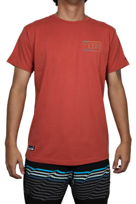 TILTED TEE