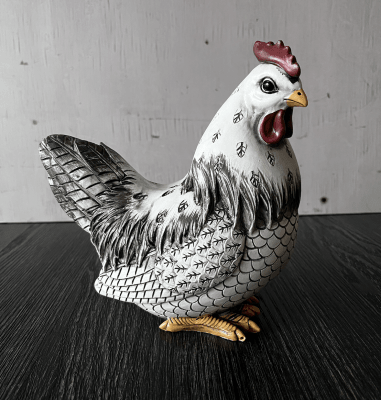 GALLINA IMPERIAL SENTADA