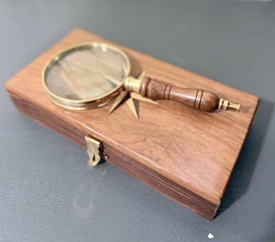 LUPA CAJA DE MADERA