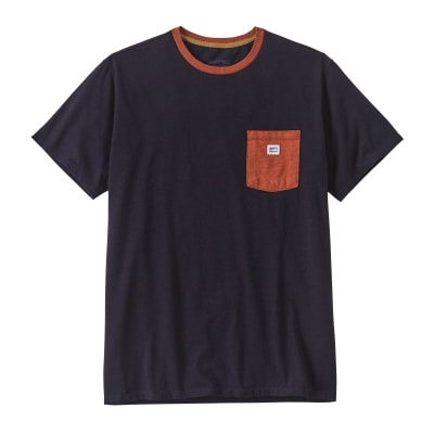 Polera Hombre Shop Sticker Pocket Responsibili-Tee®