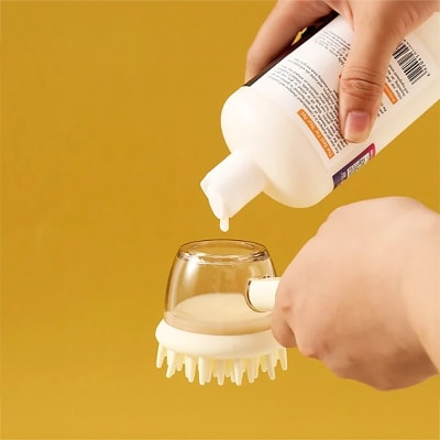 .Cepillo Con Dispensador De Shampoo Largo 18 cm