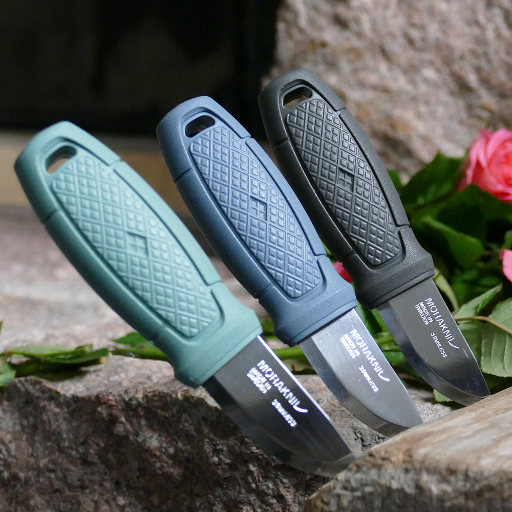 cuchillos eldris lightduty en madera