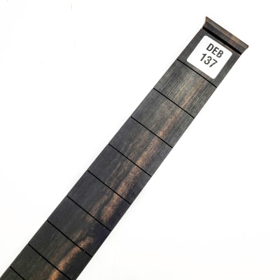 Diapasón Ranurado DEB-137 de Ébano Africano Especial para Guitarra Tipo Fender Escala 25.5