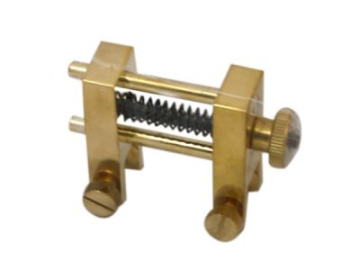 Prensa de Bronce de 2 puntos para reparar tapas1