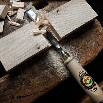 Formon Carpintero Two Cherries 1001 de 16 mm de ancho1