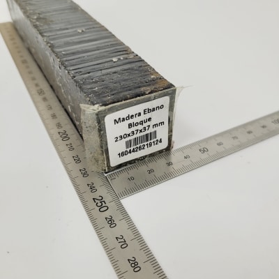 Bloque de Ebano de 230 x 37 x 37 mm +-