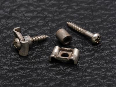 String Retainer Guitarra. Mod: RG105 & RG130. Aged Nickel