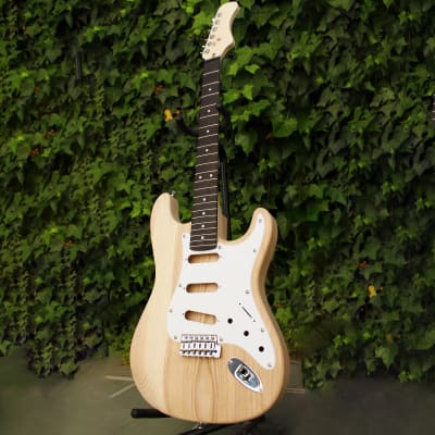 Kit LBLuthier de Guitarra Eléctrica Tipo Strato Mod: A Cap: S-S-S Hardware Gotoh® Incluido