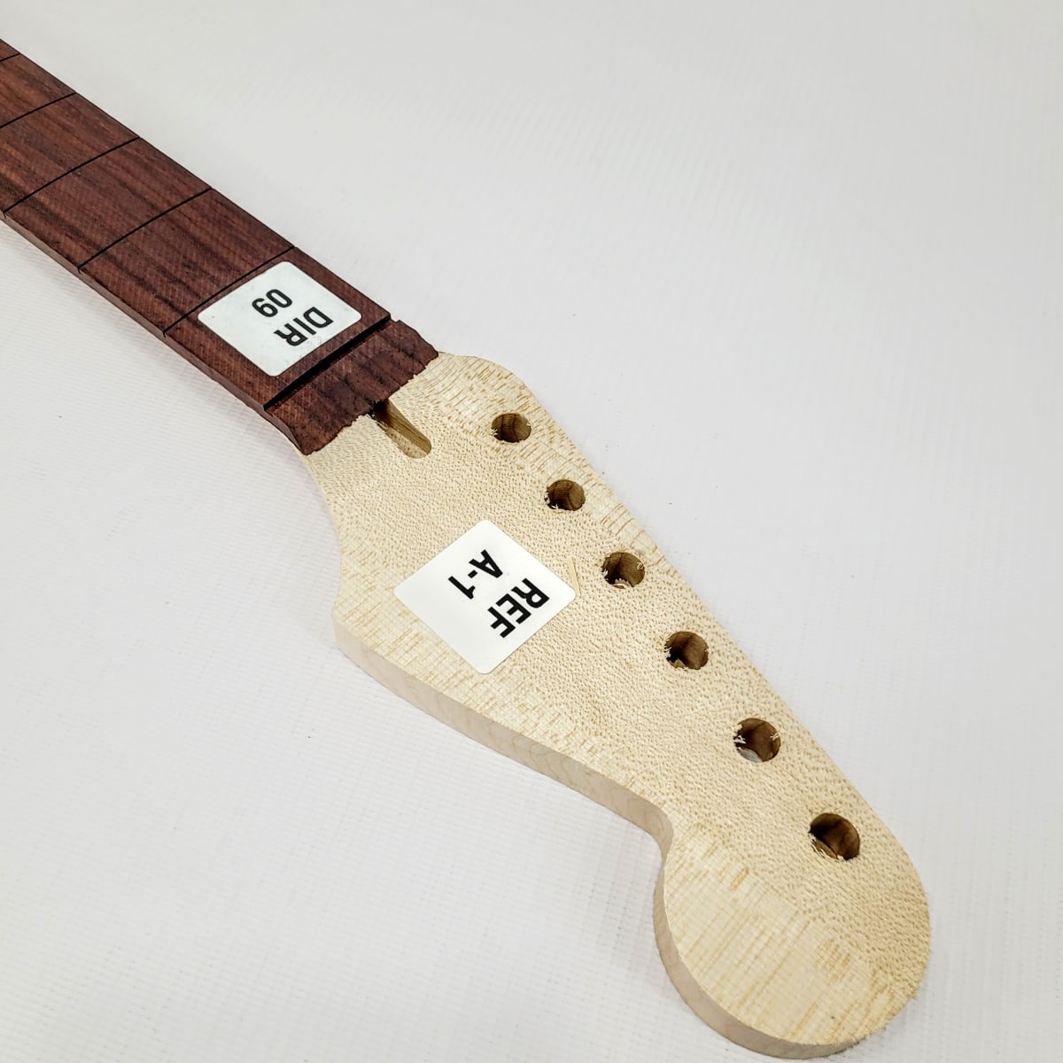 Kit 04 de Mastil Semi Elaborado Tipo Strato + Diapason Ranurado + Tensor2