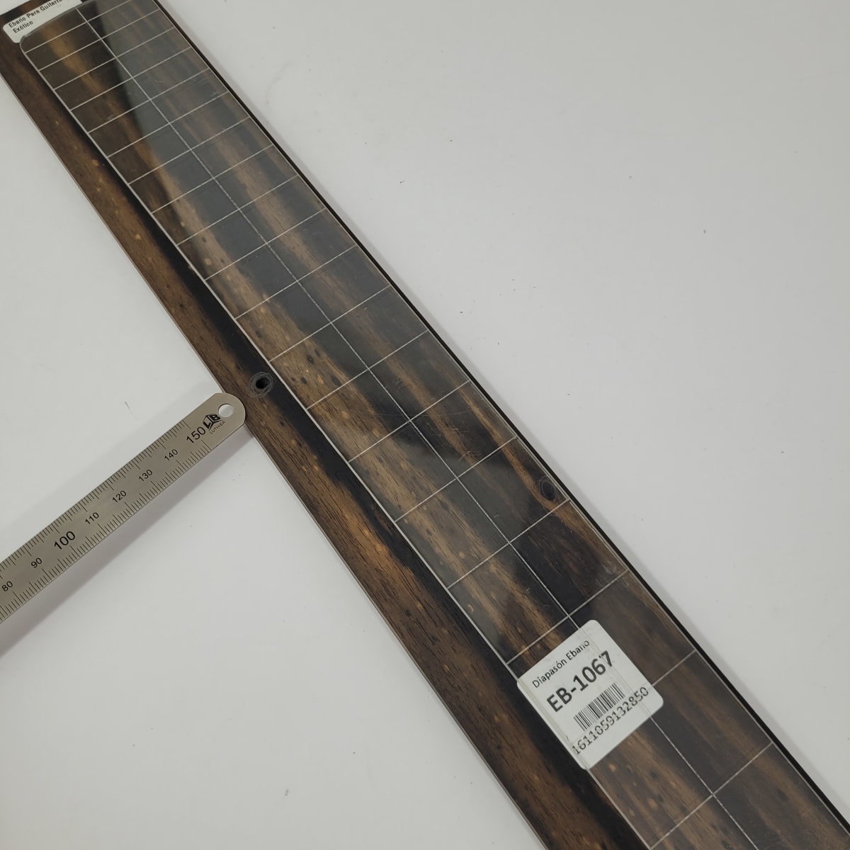 Pieza Unica EB-1067 de Ebano Exotico para Diapason de Guitarra3