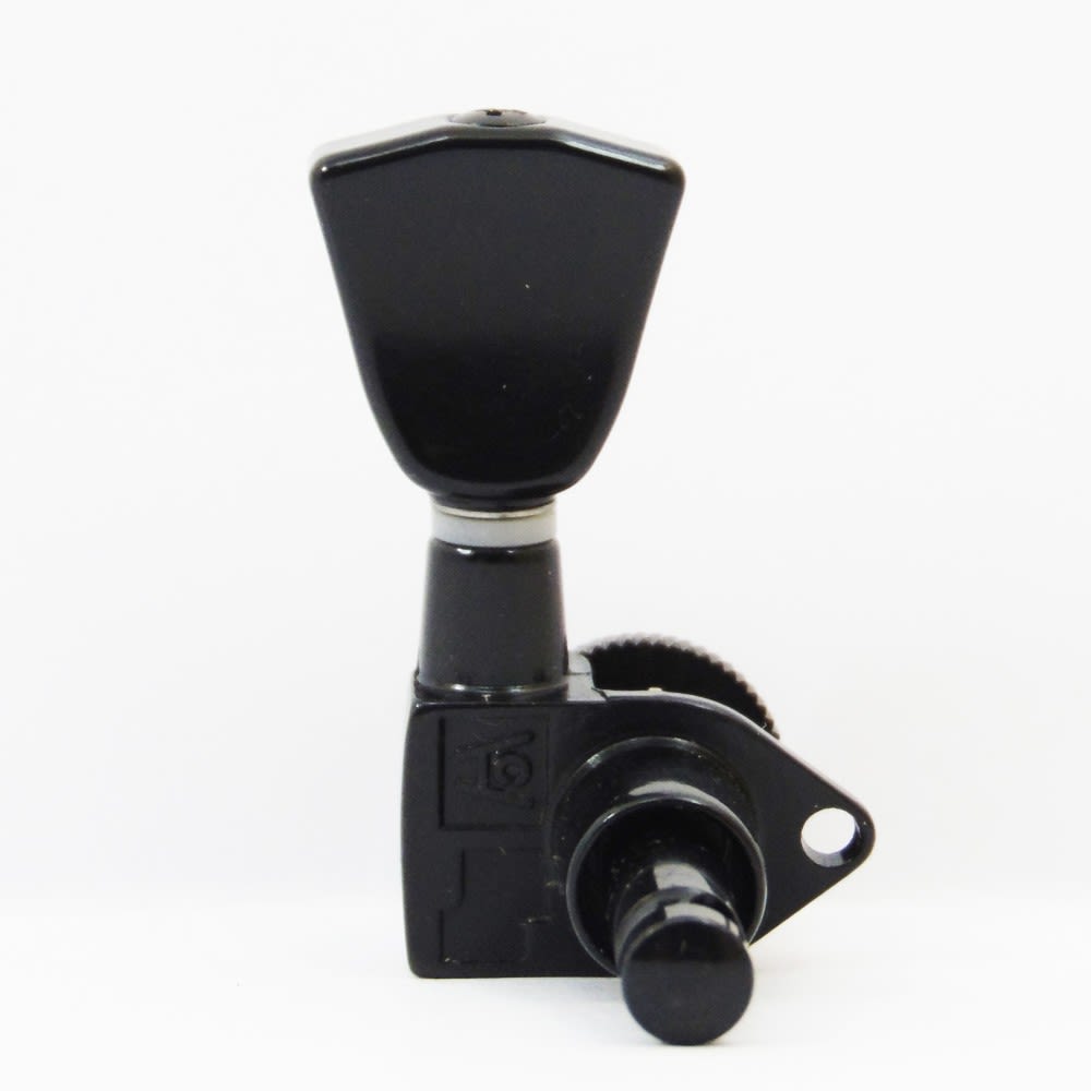 Clavija 1R. Mod: 6GL0B. Color: Black7