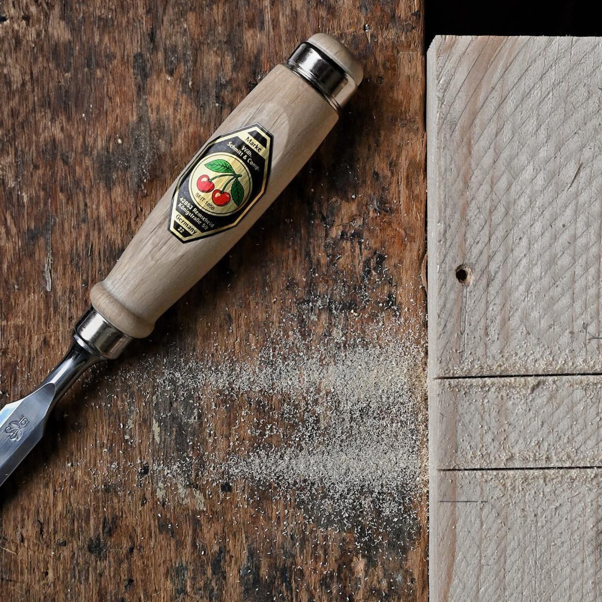 Formon Carpintero Two Cherries 1001 de 16 mm de ancho6