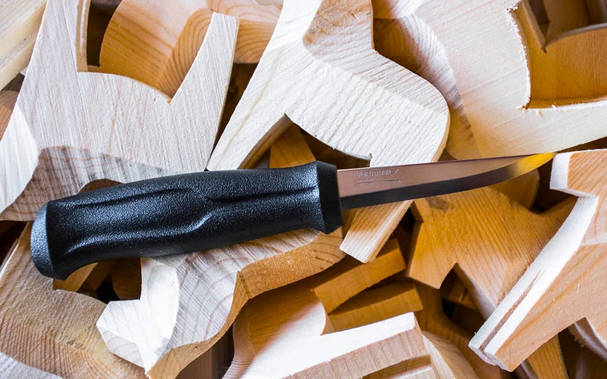 Cuchillo Morakniv Basic 12658 (S) Acero Inoxidable para Tallado en Madera8