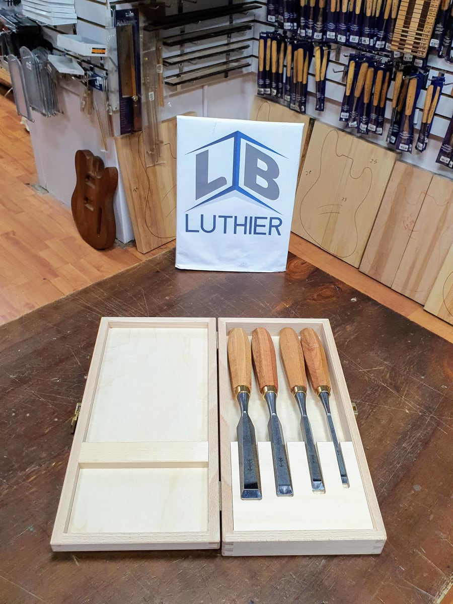 Set de 4 Formones Carpinteros + Estuche de Madera 0