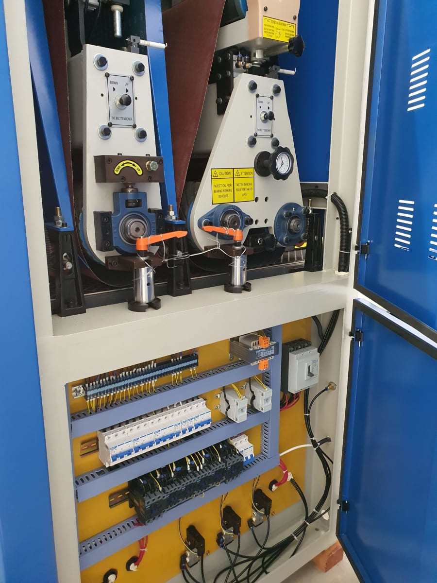 Maquina Lijadora Calibradora Industrial 630mm Ancho 220V 20.7Kw potencia, 36amp4