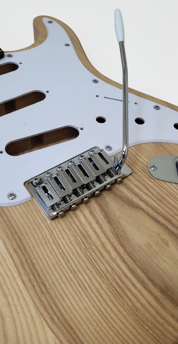 Kit LBLuthier de Guitarra Eléctrica Tipo Strato Mod: A Cap: S-S-S Hardware Gotoh® Incluido14