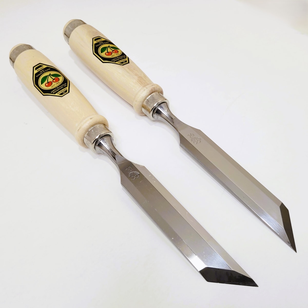 Set de 2 Formones Carpinteros Two Cherries de Corte Oblicuo 1056 de 20 mm de ancho2