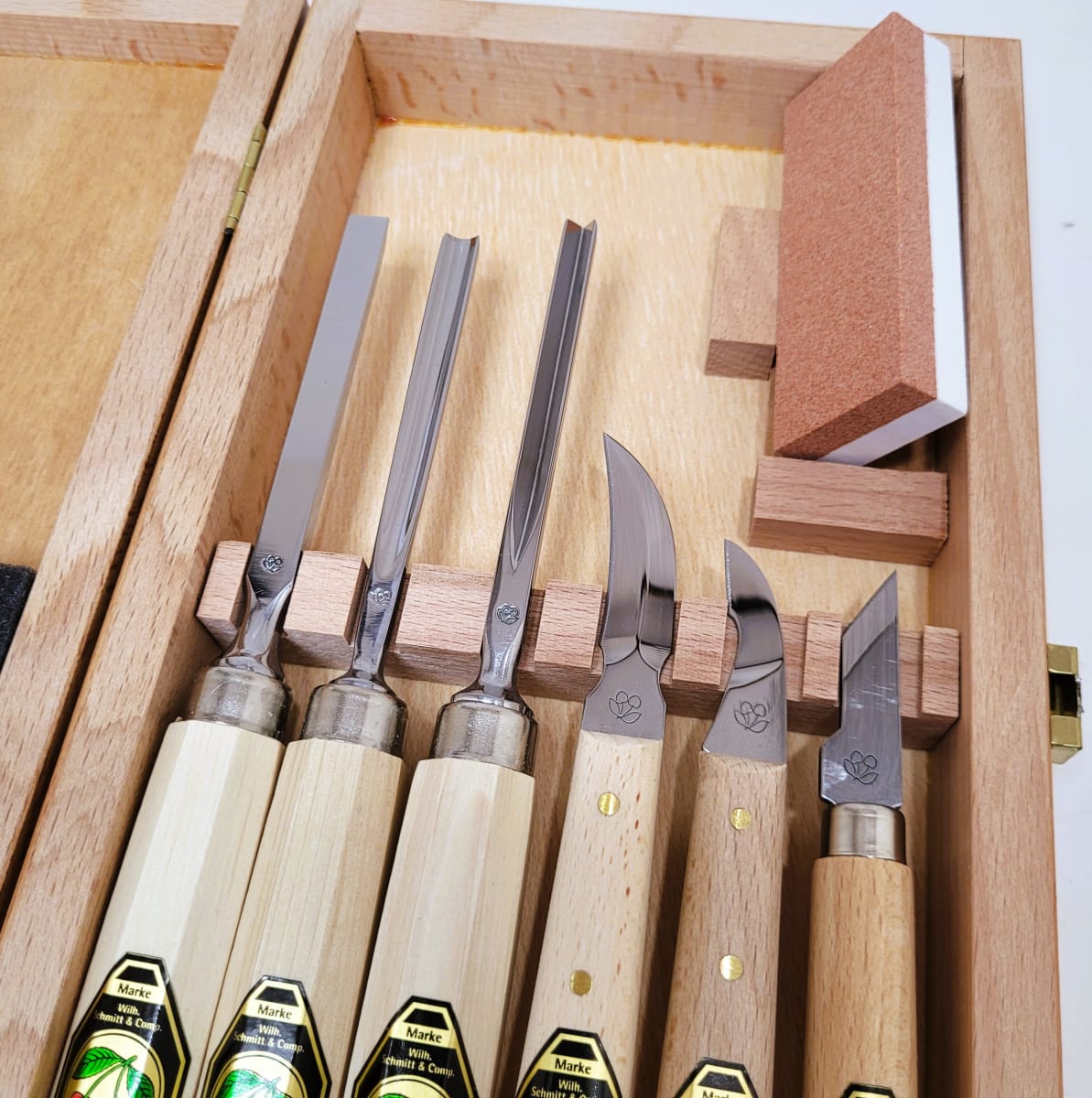 Set 3437 HK de 3 Mini Gubias 3 Cuchillos y 1 Piedra Two Cherries para Xilografia y Tallado4