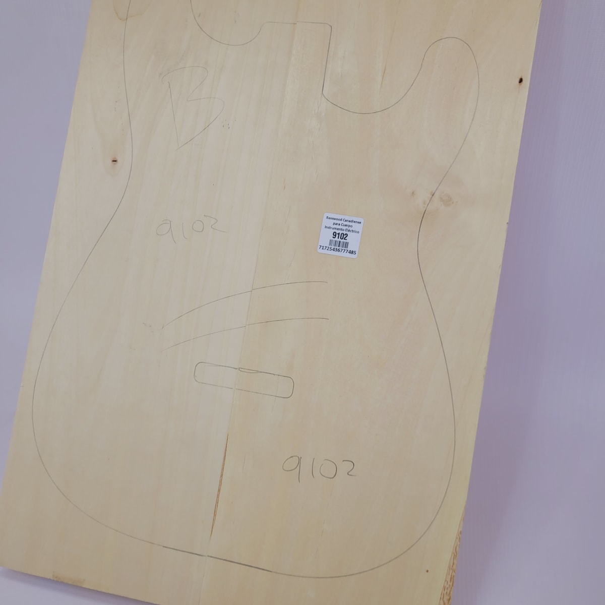 Madera Premium Basswood Canadiense para Cuerpo de Guitarras y Bajos Eléctricos # 91027
