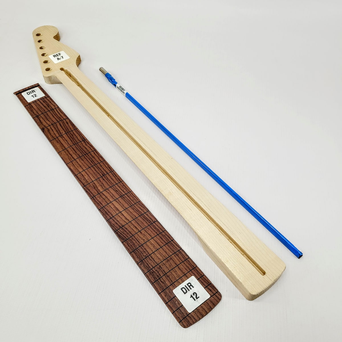 Kit 03 de Mastil Semi Elaborado Tipo Strato + Diapason Ranurado + Tensor 0