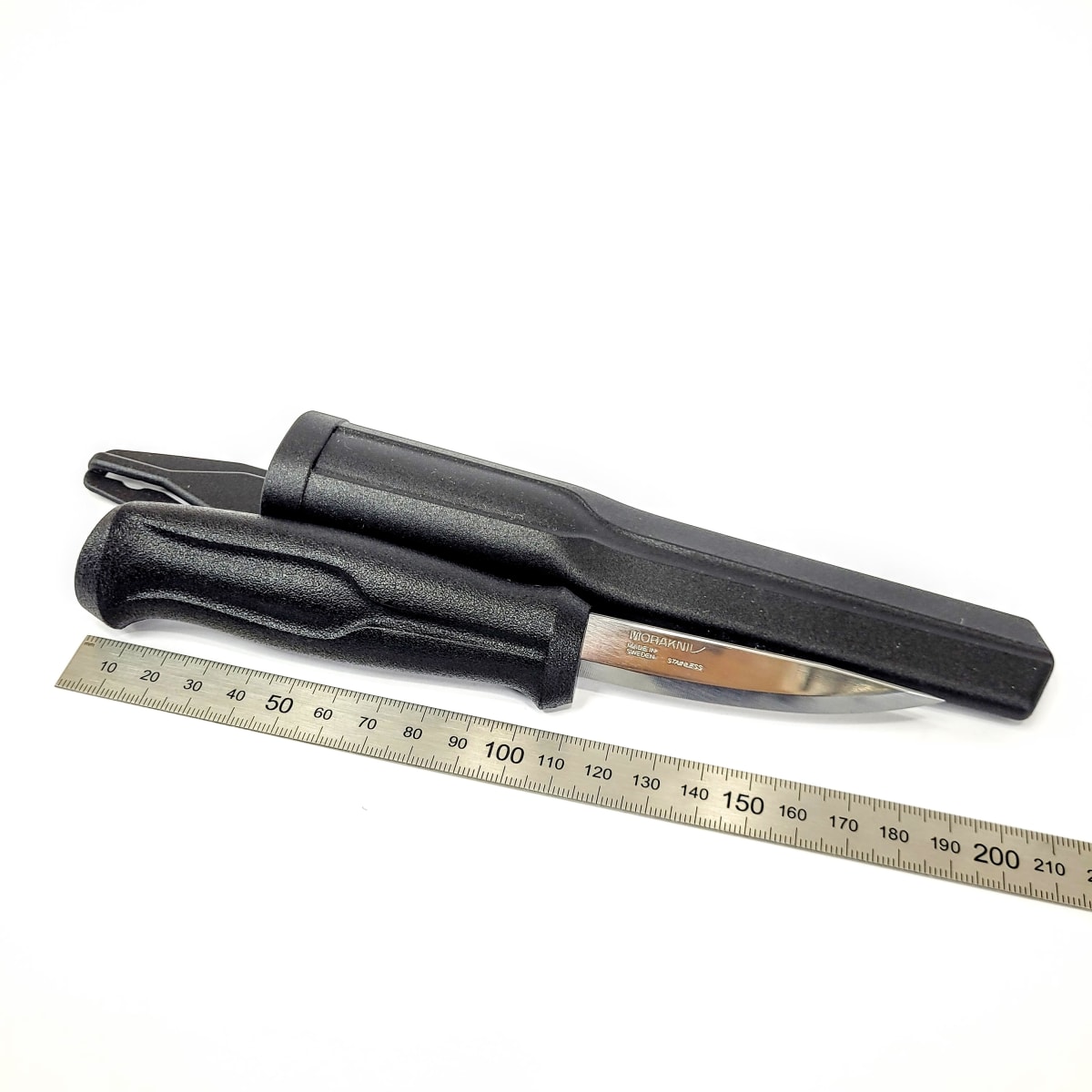 Cuchillo Morakniv Basic 12658 (S) Acero Inoxidable para Tallado en Madera3