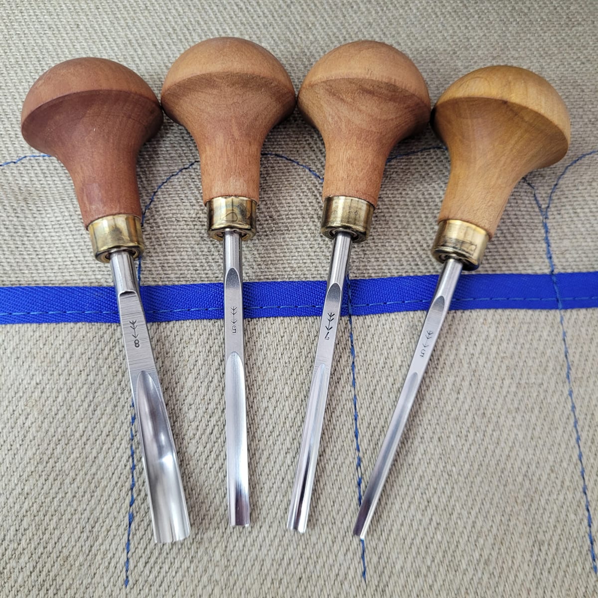 Pack de 2 Microgubias Semicurvas y 2 Microgubias Semiplanas Pfeil con Estuche de Lona4