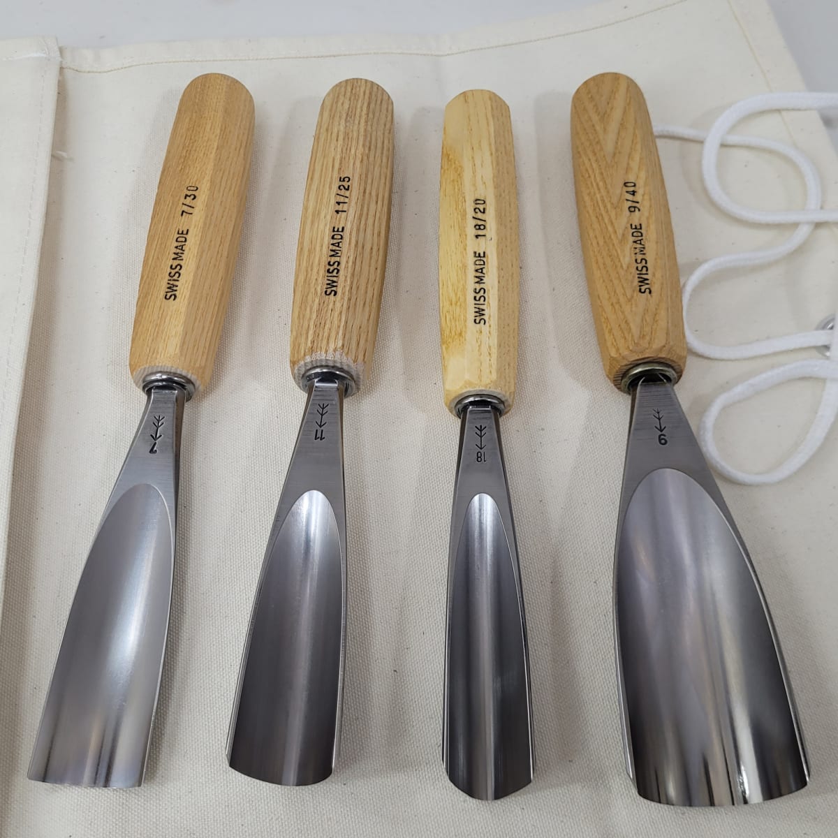 Pack de 2 Gubias Semicurvas y 2 Gubia en U Pfeil con Estuche de Lona3