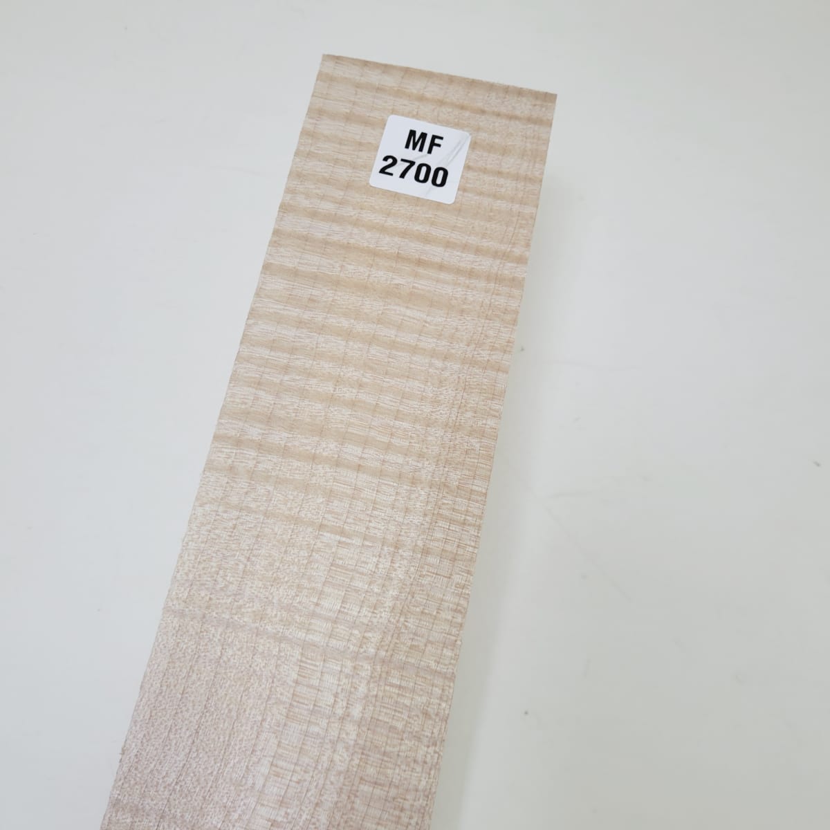 Lamina REF: 2700 de Maple Flameado5