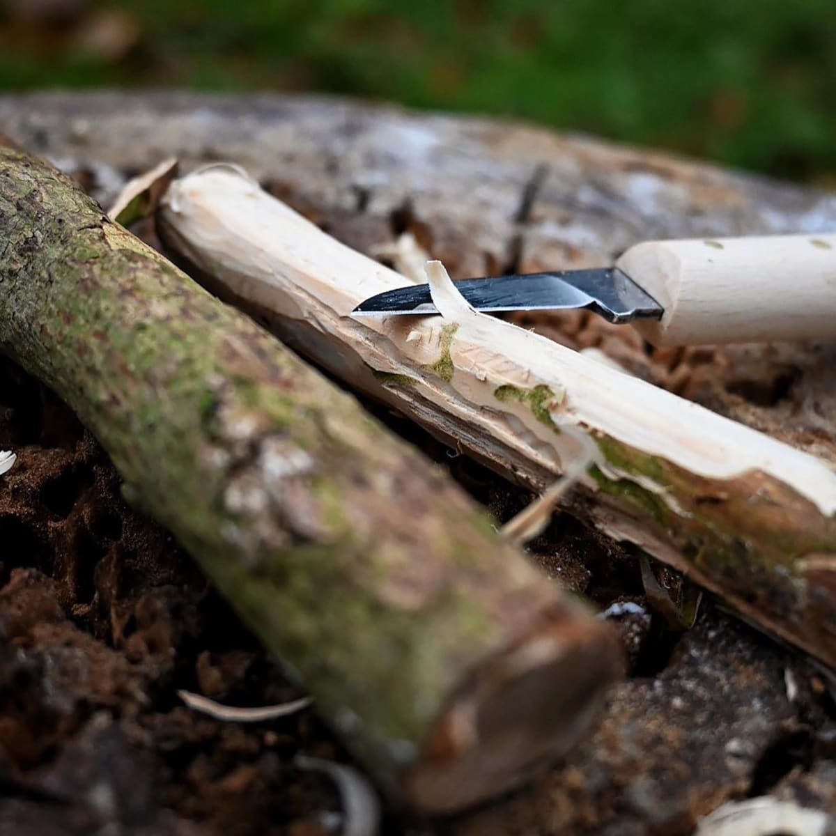 Cuchillo Two Cherries 3358 para Tallado de Madera7