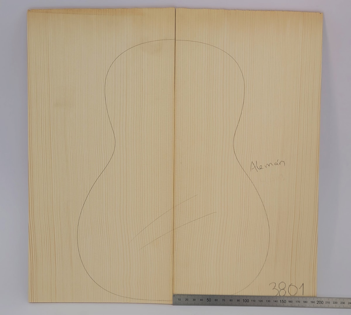 Tapa Armonica Unica REF: 3801 de Abeto Aleman AA4