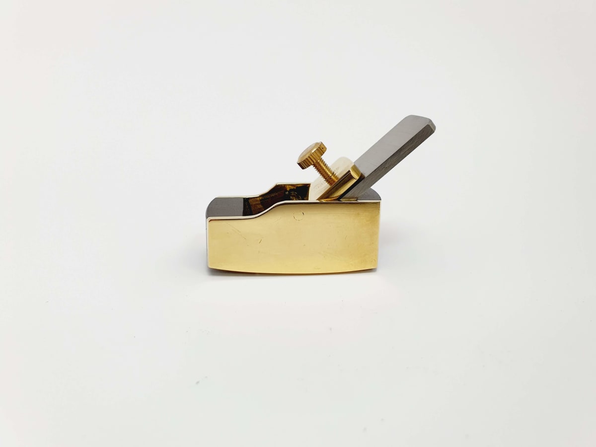 Mini Cepillo de Bronce-Ebano de 52 mm con Base Curva3